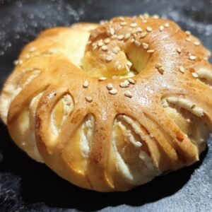 "Caracol de Pasta y Ajonjolí"