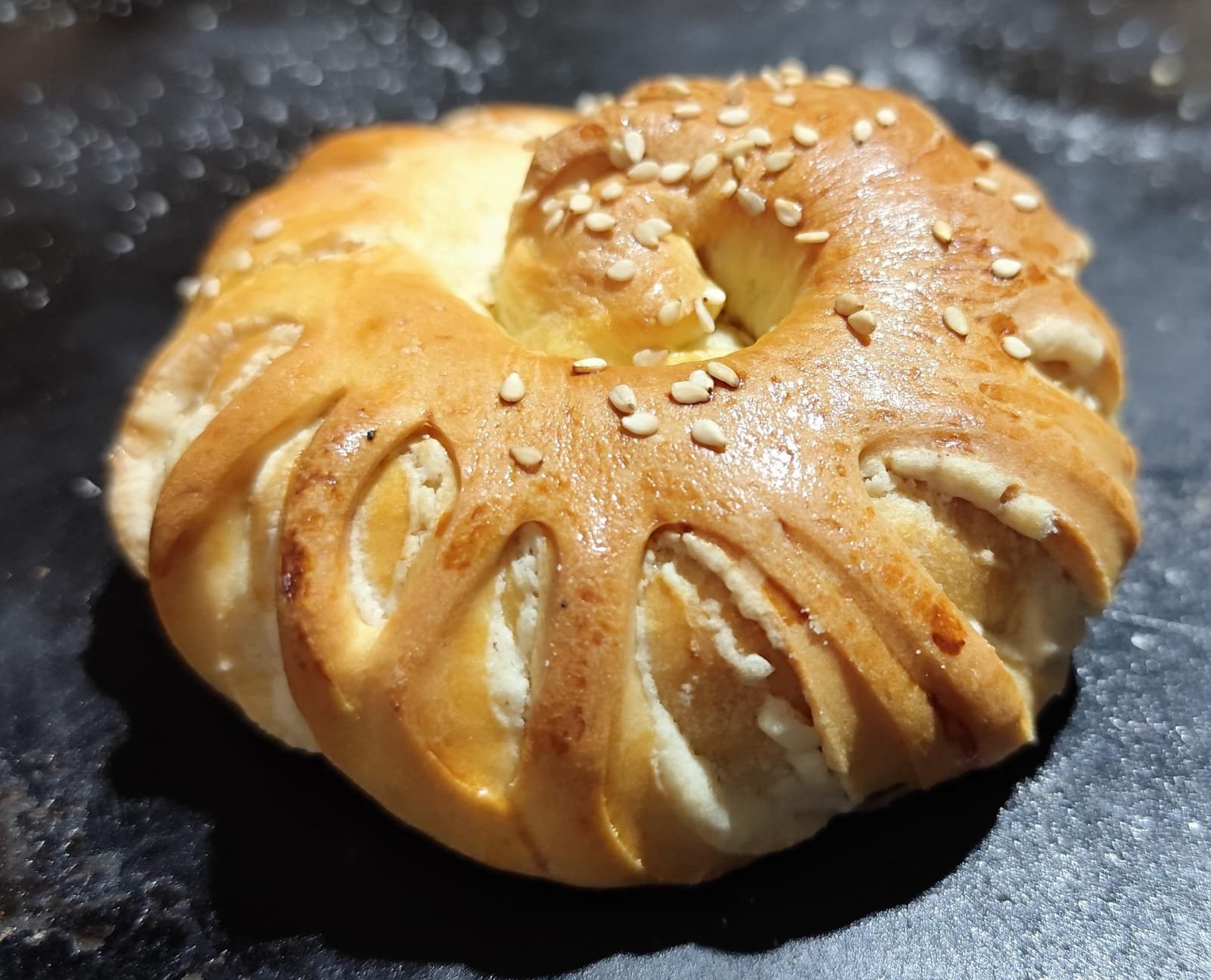 "Caracol de Pasta y Ajonjolí"